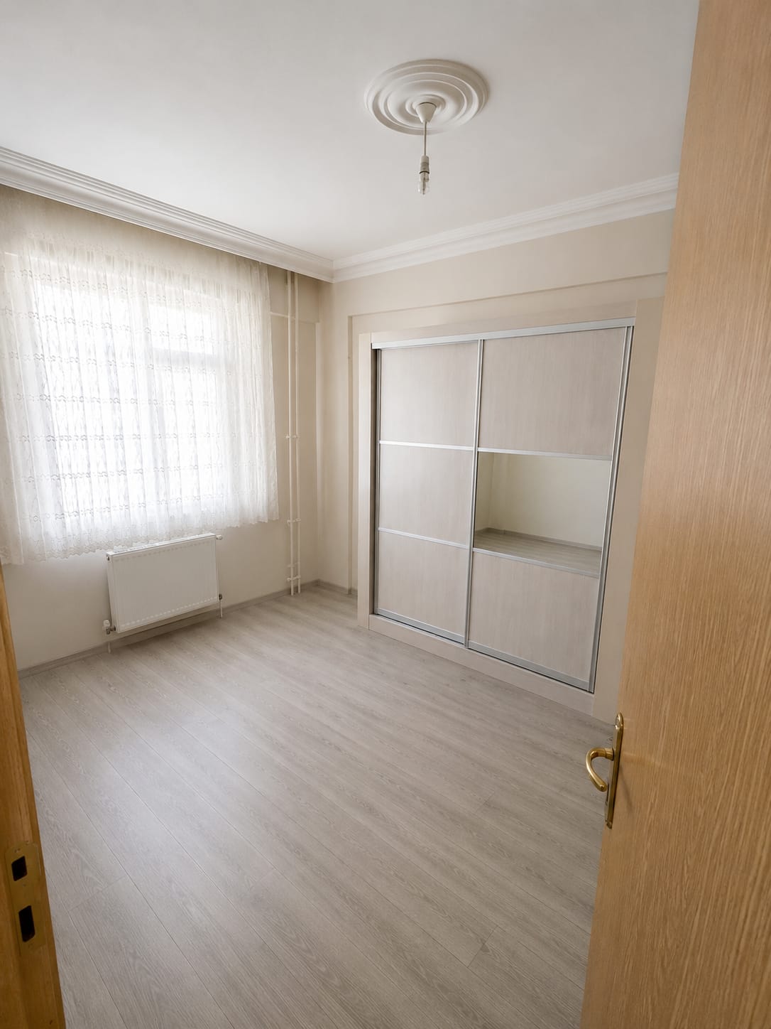 MABEL'DEN BOSNAHERSEK MAH ESKON SİTESİNDE 2+1 SATILIK DAİRE